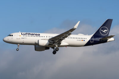 Lufthansa A32A D-AIZX FRA 230923