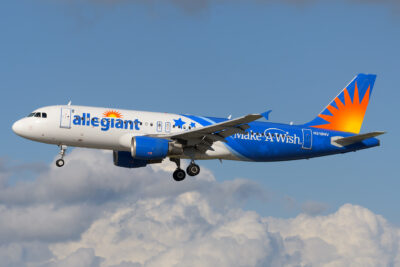 AllegiantAir A320 N218NV SRQ 230324a