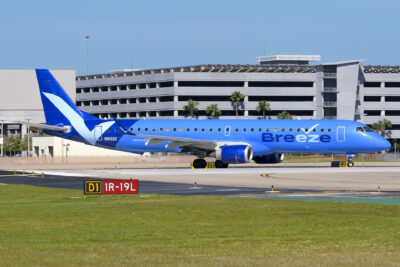 Breeze E195 N192BZ TPA 250324a