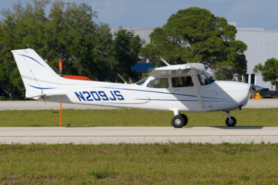 Private Cessna172S N209JS SRQ 230324