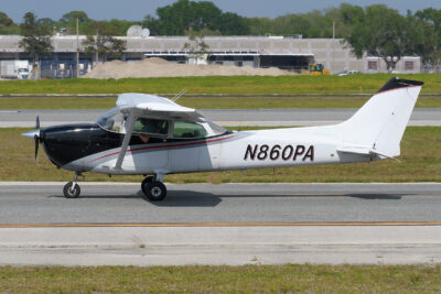 Private Cessna172 N860PA SRQ 250324