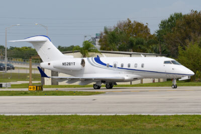 Private Challenger300 N528YT BCT 280324