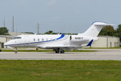 Private Challenger300 N528YT BCT 280324a