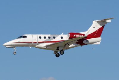 Private Phenom300 N419MA SRQ 230324