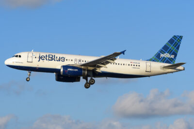 jetBlue A320 N519JB SRQ 230324