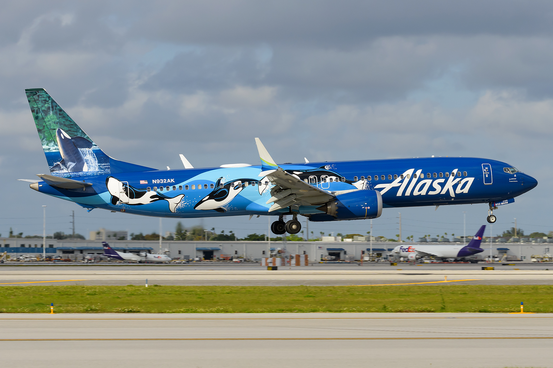 AlaskaAirlines 39M N932AK MIA 260324