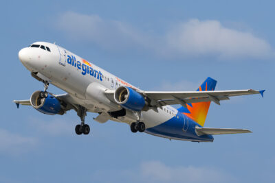 Allegiant A320 N223NV FLL 280324