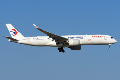 ChinaEastern A359 B-323H FCO 020824